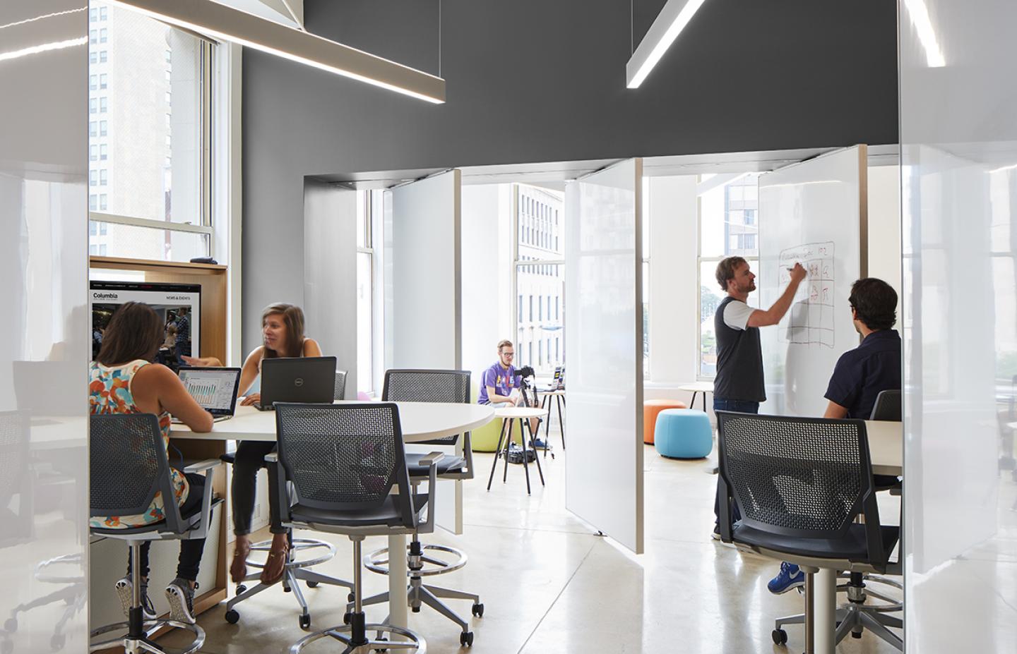 Abogados W Miami,  Office