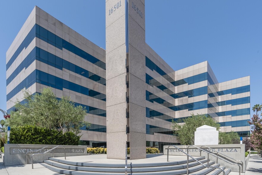 Beitchman & Zekian Encino,  Office