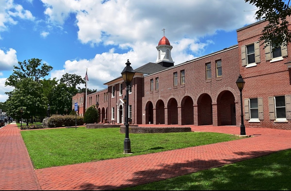 The Law Offices of Dawn J. Leeds Paulsboro,  Office