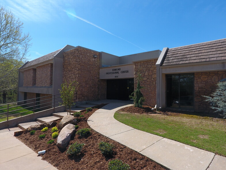 Mugg Winston Edmond,  Office