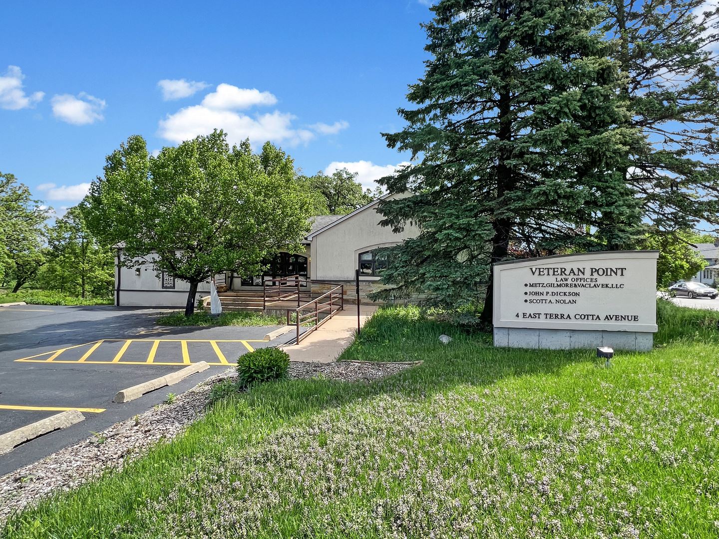 Dickson Law Group, LLC Crystal Lake,  Office