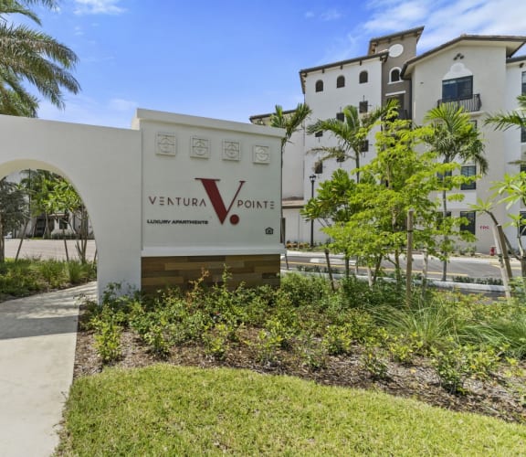 Straus & Associates P.A Pembroke Pines, FL Office