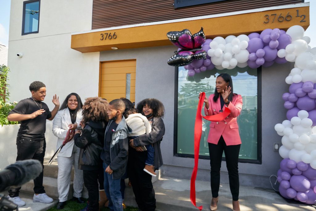 Law Offices of Tania Pham Woodland Hills,  Office