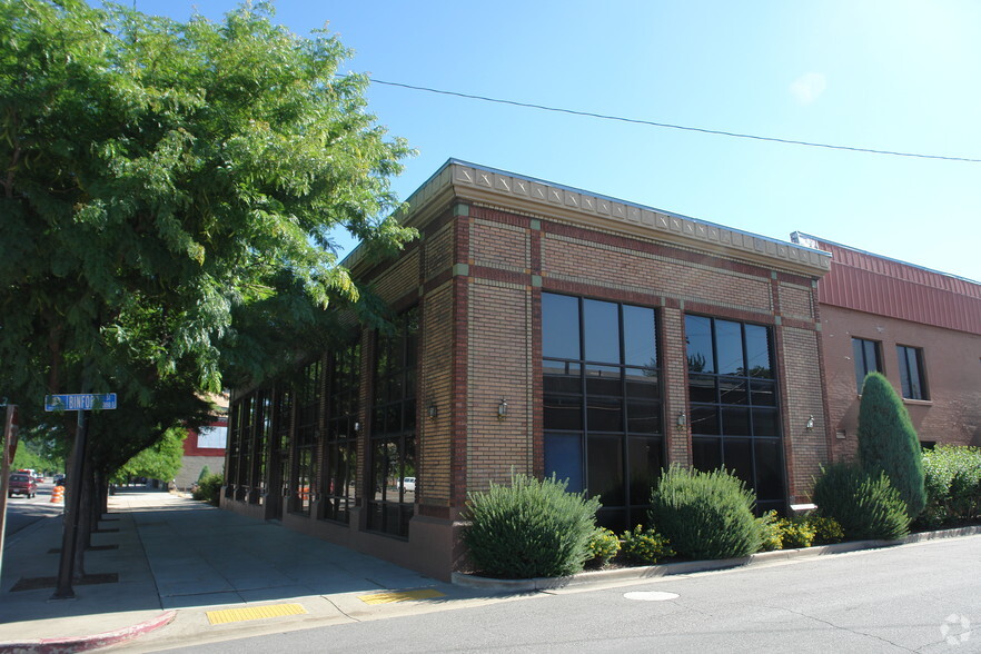 The Law Office of Jonathan Bachison Ogden,  Office