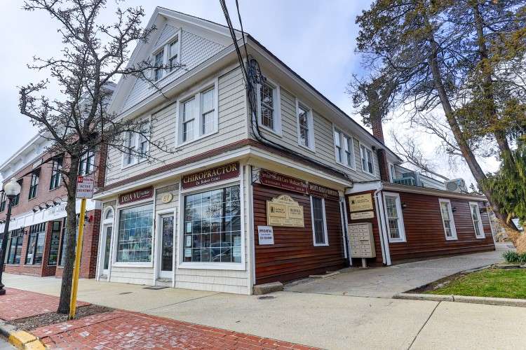Almanzar-Paramio Law, LLC Babylon,  Office
