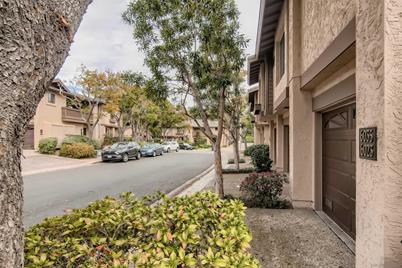 Gaines & Gaines Woodland Hills, CA Office