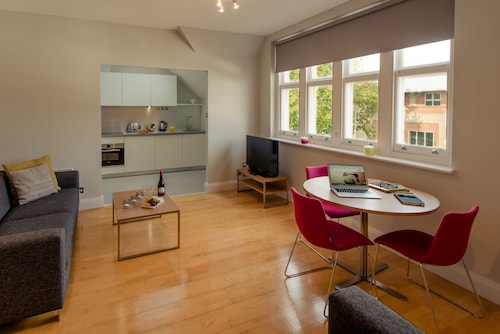 Dexter Montague LLP Reading, UK-England Office