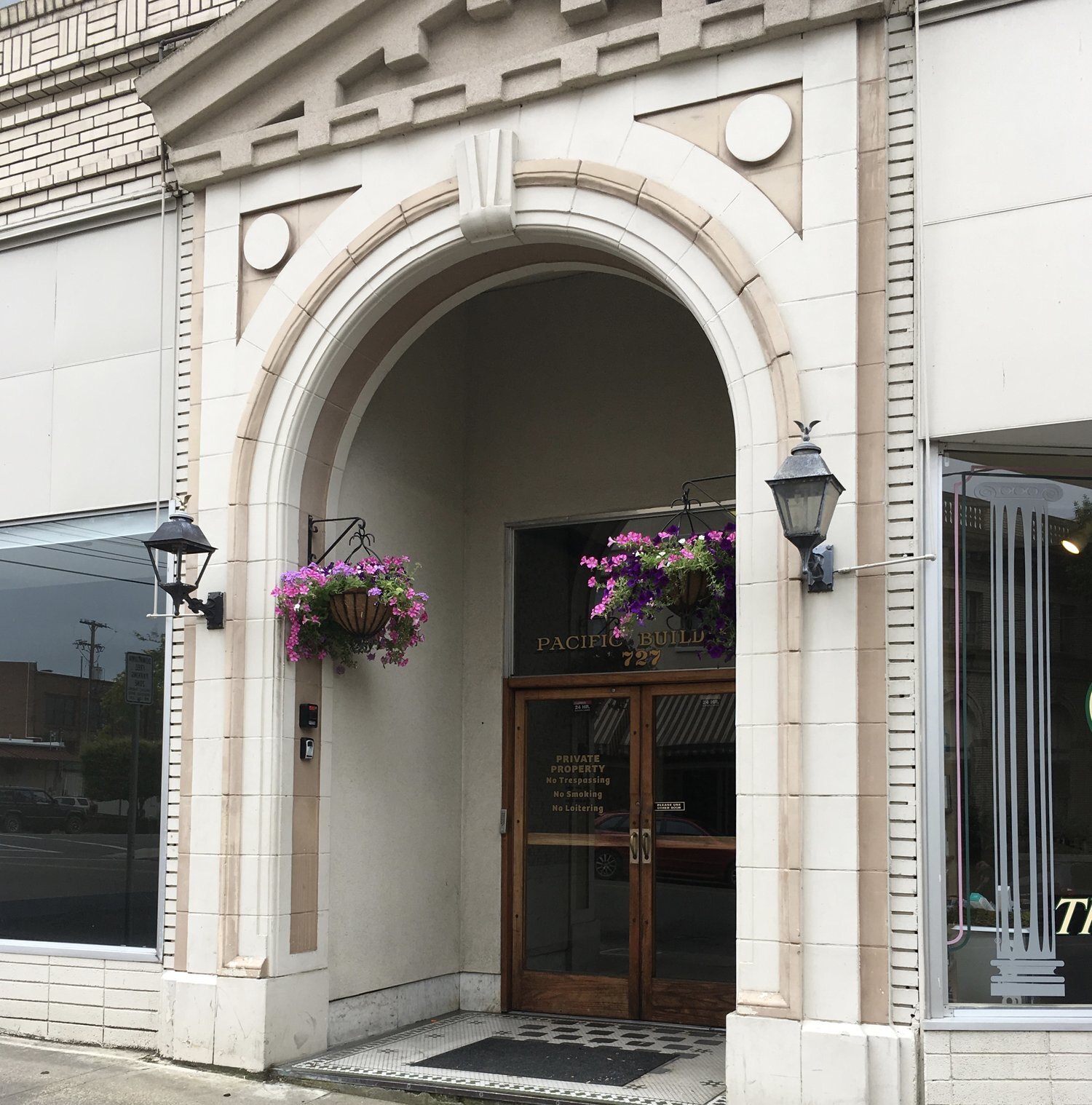 Shlesinger & deVilleneuve Attorneys PC Roseburg, OR Office