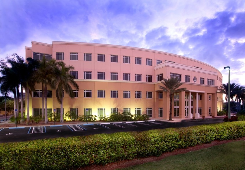 Moris & Associates Doral,  Office