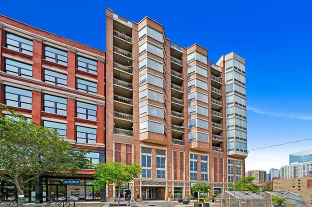 Au LLC Chicago,  Office