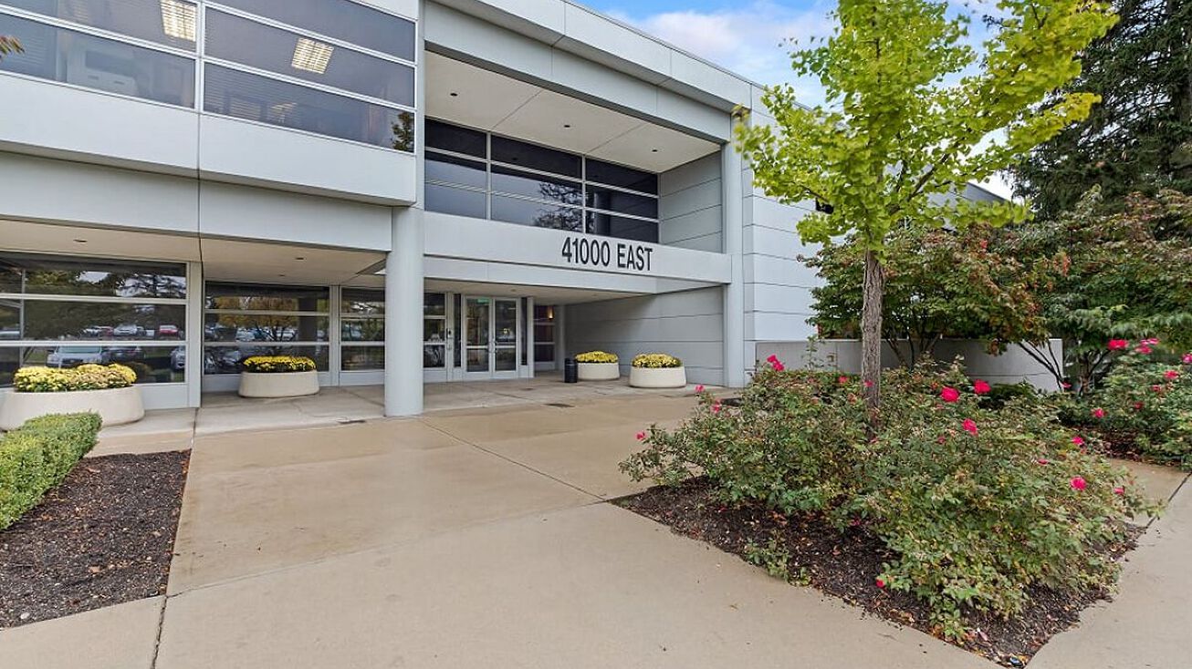 Bowman and Brooke LLP Bloomfield Hills, MI Office