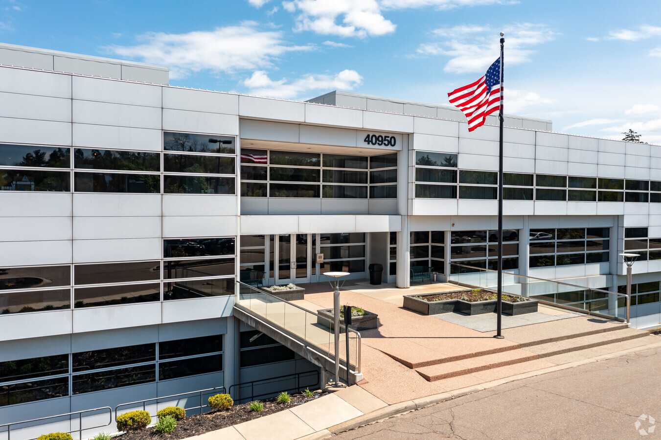 Bowman and Brooke LLP Bloomfield Hills, MI Office