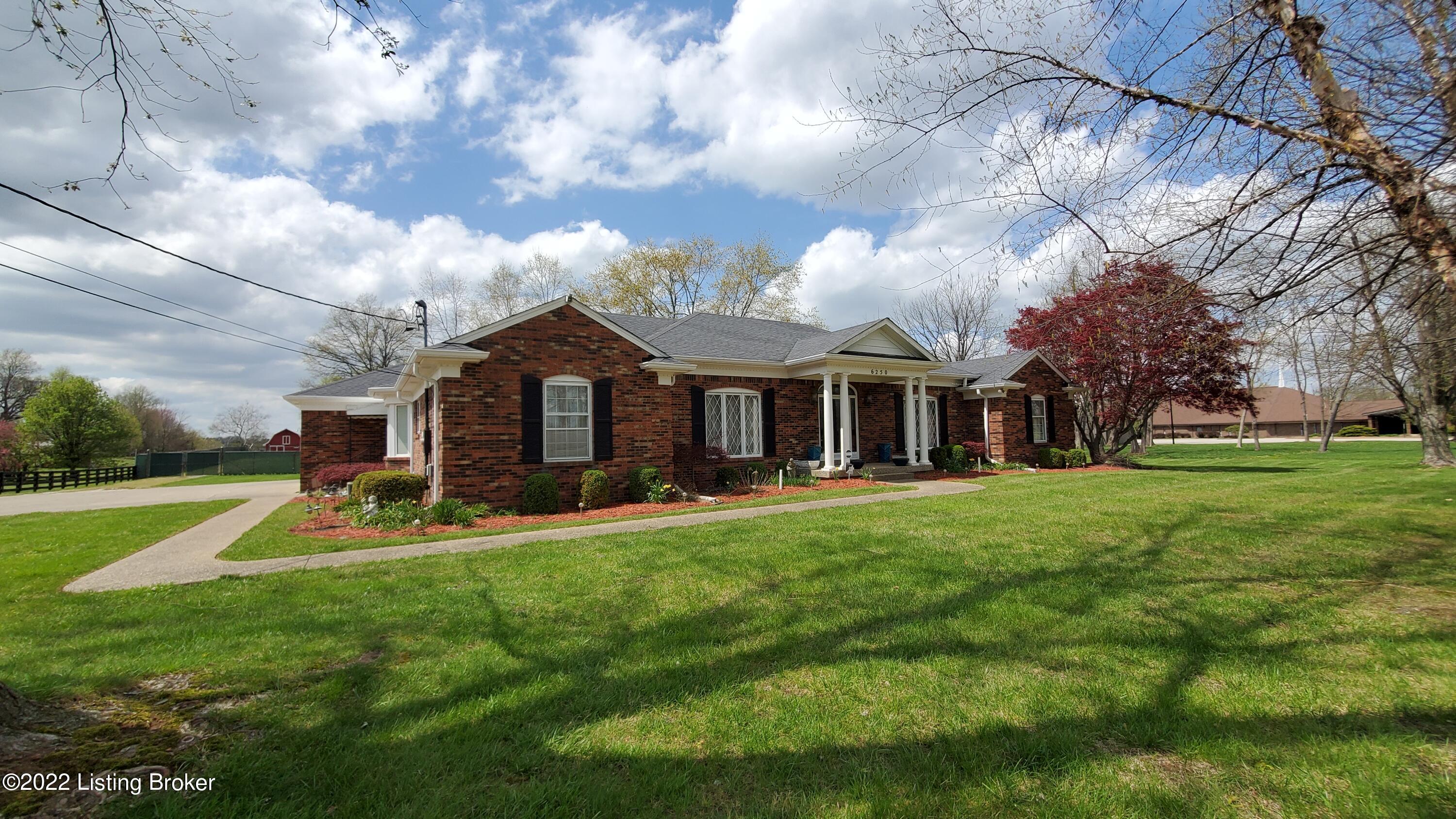 Conner & Roberts Chattanooga,  Office