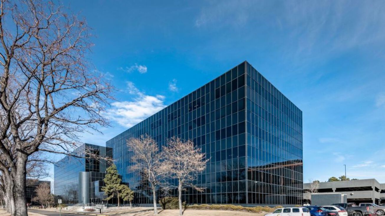 Kishinevsky & Raykin Aurora,  Office