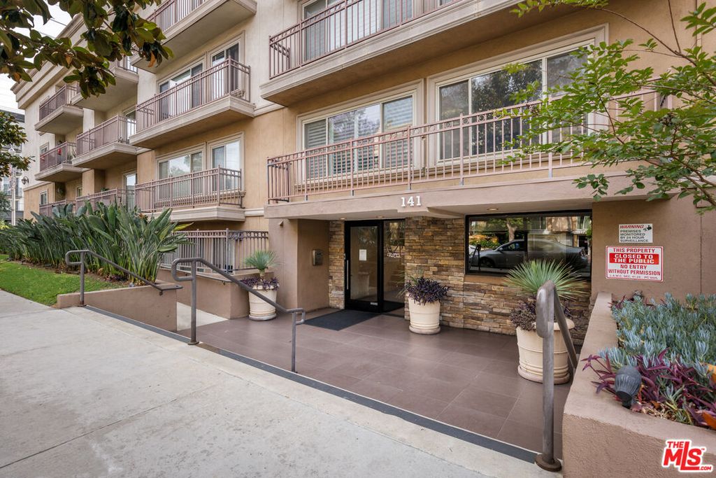 Victoria Associates Los Angeles,  Office