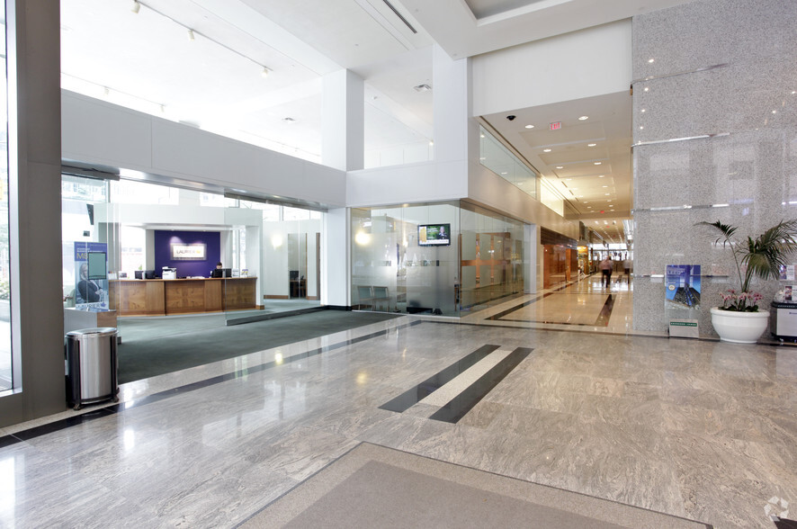 Davies Ward Phillips & Vineberg LLP Toronto, Canada Office
