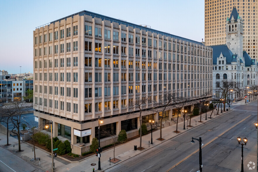 Ogletree, Deakins, Nash, Smoak & Stewart PC Milwaukee, WI Office