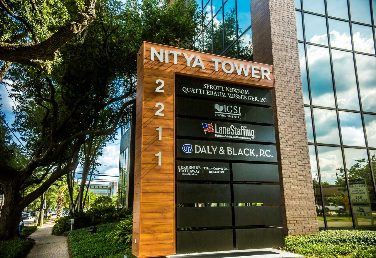 Sprott Newsom Quattlebaum & Messenger Houston,  Office