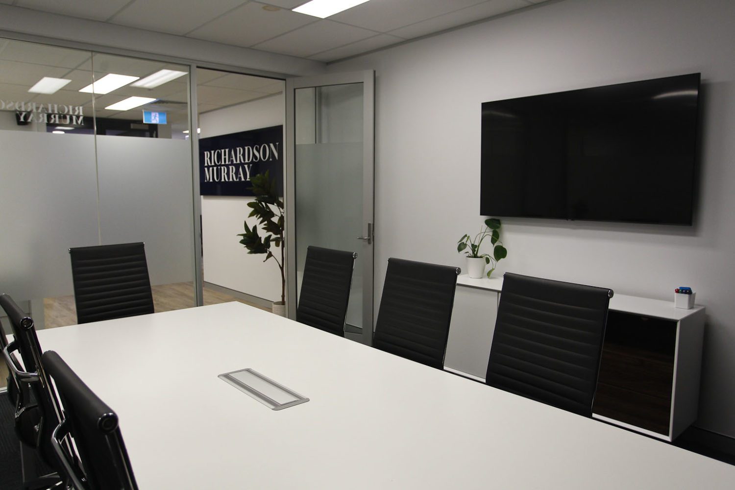 Law Offices of Anton Richardson Broadbeach, Australia Office