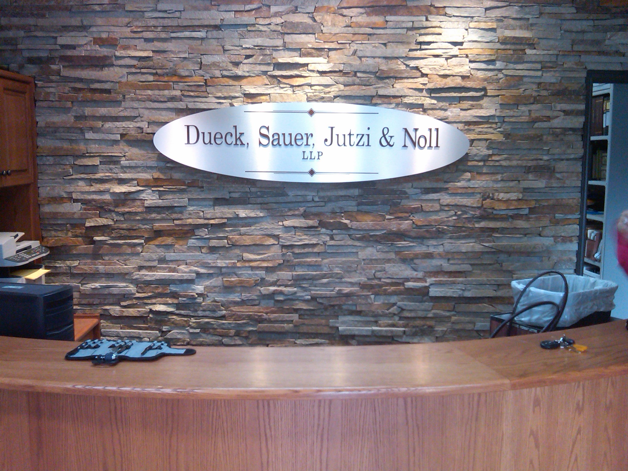 Dueck, Sauer, Jutzi & Noll LLP Richmond Hill, Canada Office