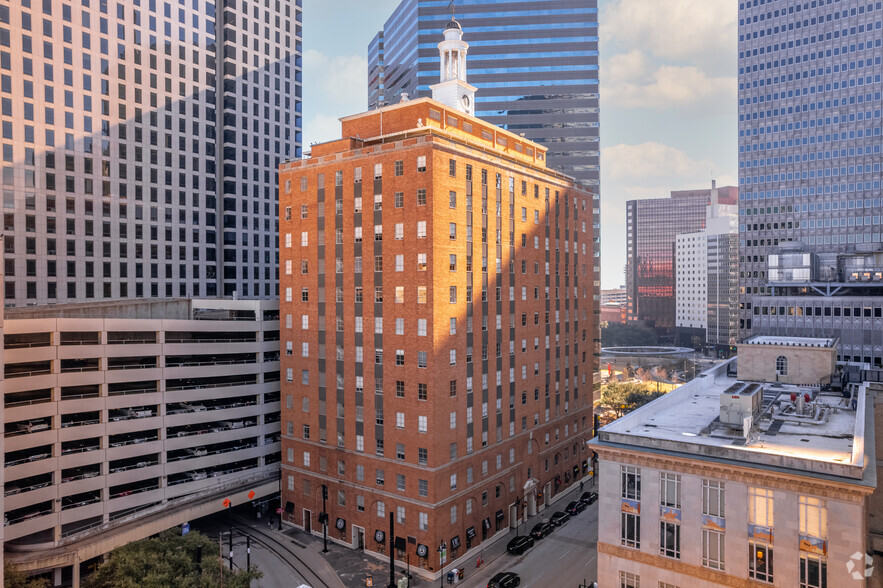 Nichols, Jackson, Dillard, Hager & Smith LLP Dallas, TX Office