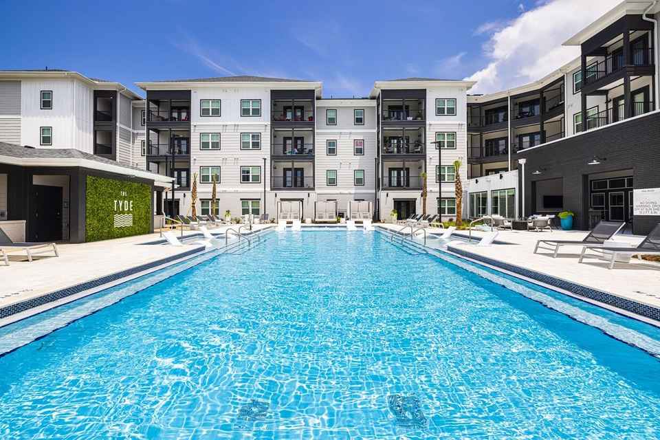 Burke Blue Hutchison Smith Zimmerman Burke Henry & Masters, P.A Panama City Beach, FL Office