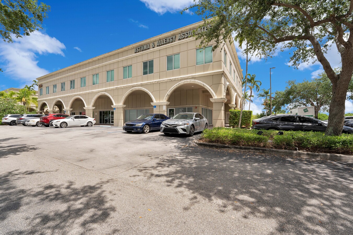Straus & Associates P.A Pembroke Pines, FL Office