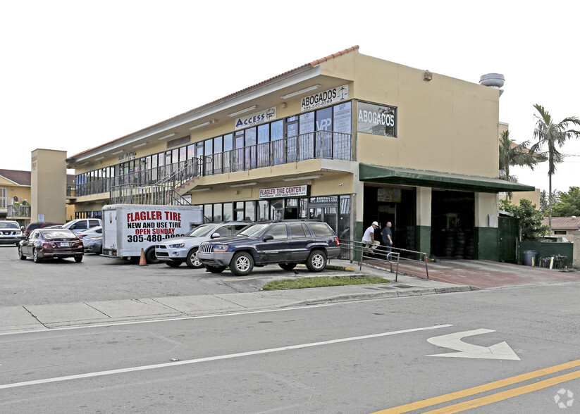 Abogados W Miami,  Office