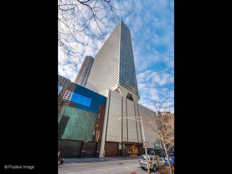 Brinks Gilson & Lione Chicago, IL Office