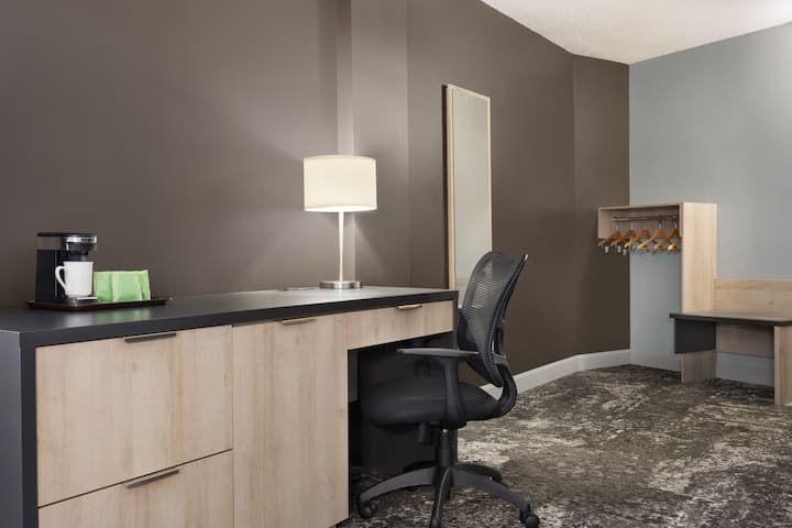 Cain Lamarre Alma, Canada Office