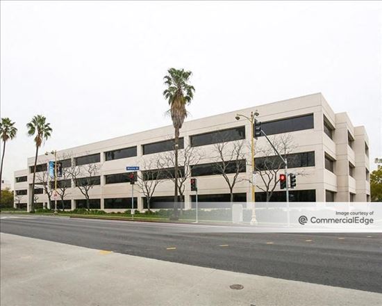 Oaktree Law Cerritos,  Office