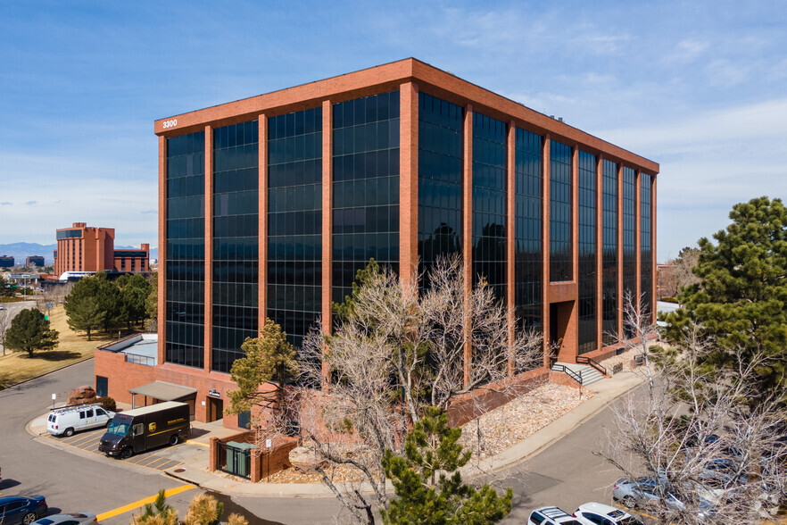 Kishinevsky & Raykin Aurora,  Office