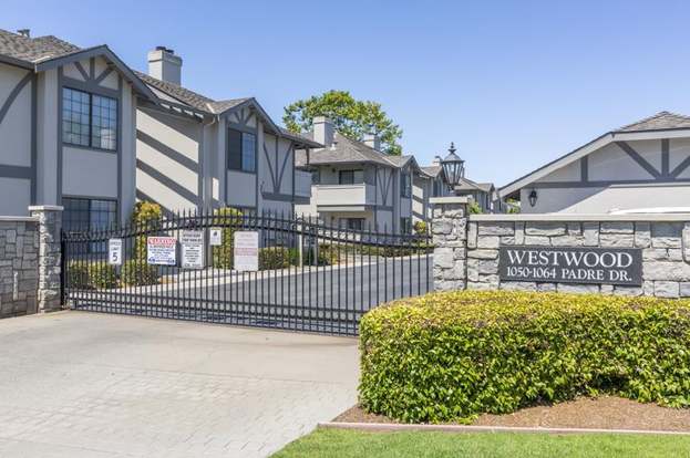 Moncrief & Hart Salinas,  Office