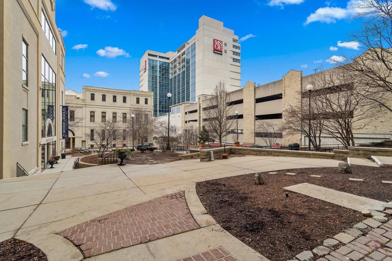 Hennessy & Roach, P.C Milwaukee, WI Office