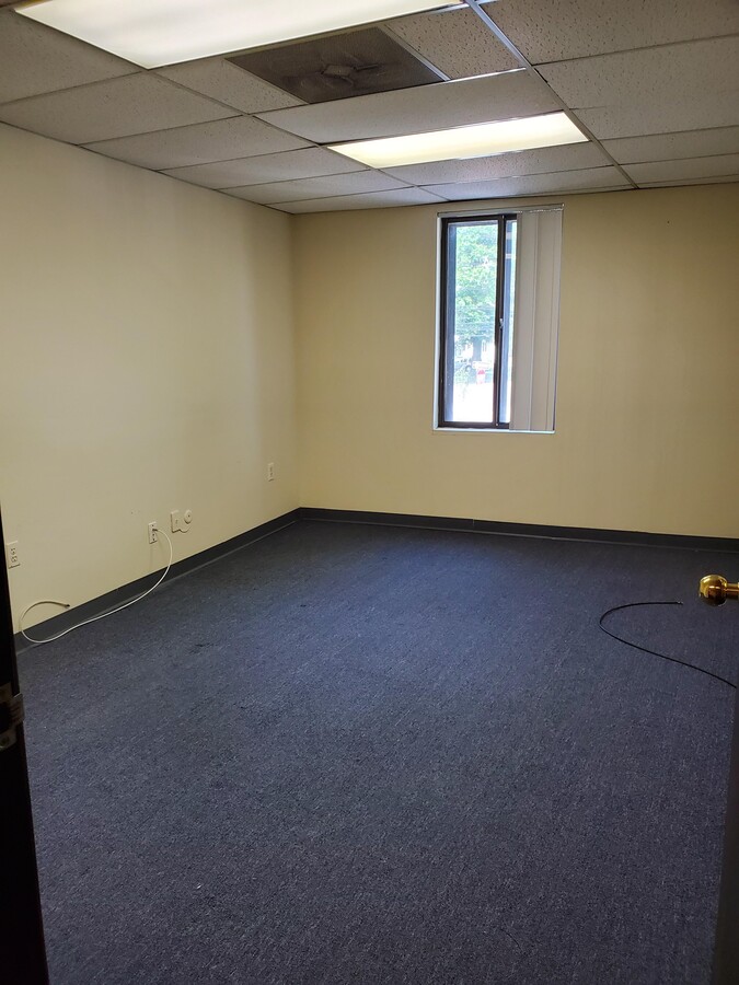 Hall & Castel Law Woburn,  Office