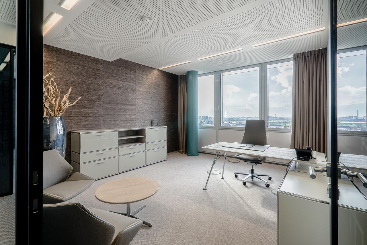 Simmons & Simmons LLP Dusseldorf, Germany Office