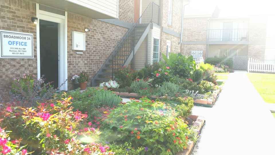 Velie Law Firm, PLLC Norman,  Office